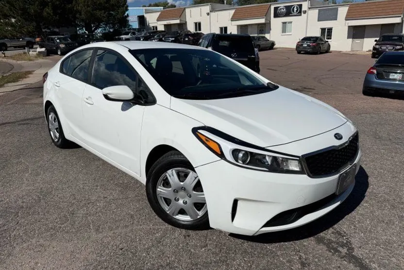 2017 Kia Forte LX Base photo 1