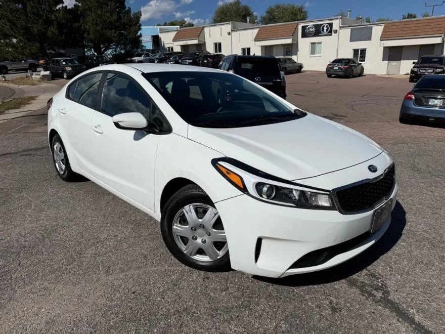 2017 Kia Forte LX Base photo 1