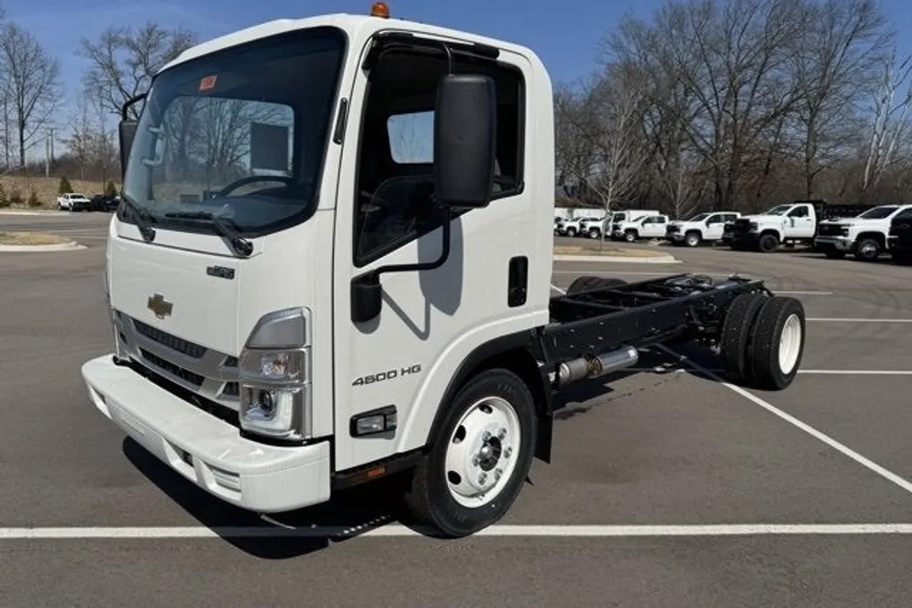 2024 Chevrolet Silverado 4500HD Base photo 1