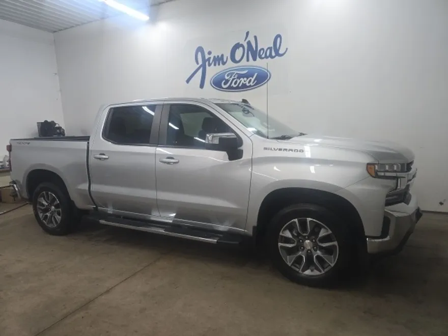 2022 Chevrolet Silverado 1500 LT photo 1