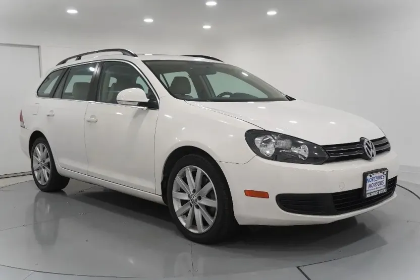 2012 Volkswagen Jetta SportWagen 2.0 TDI Sport photo 1
