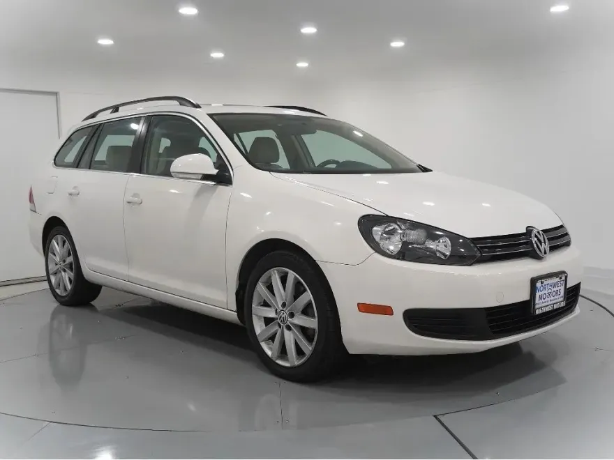 2012 Volkswagen Jetta SportWagen 2.0 TDI Sport photo 1