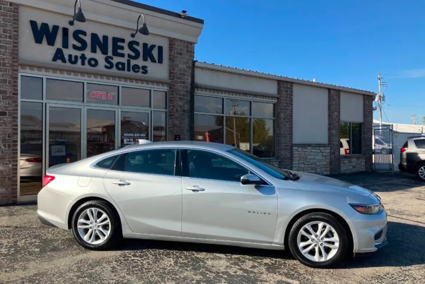2016 Chevrolet Malibu 1LT photo 1