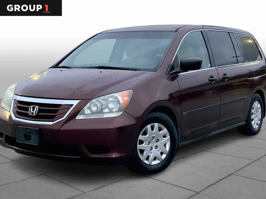 2010 Honda Odyssey LX photo 1