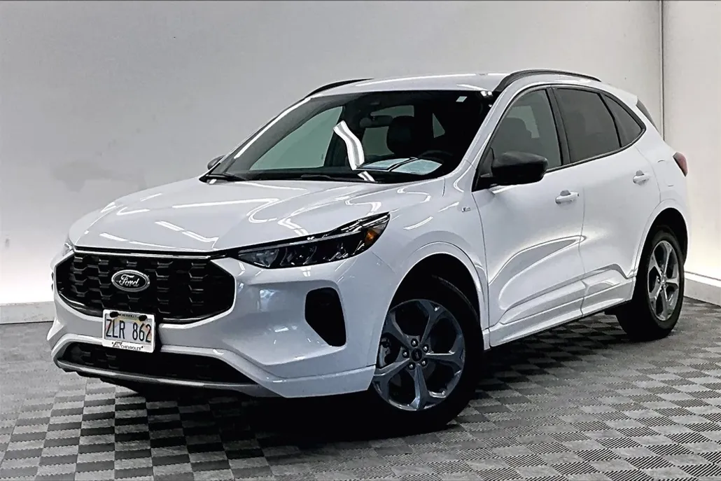 2023 Ford Escape ST-Line photo 1