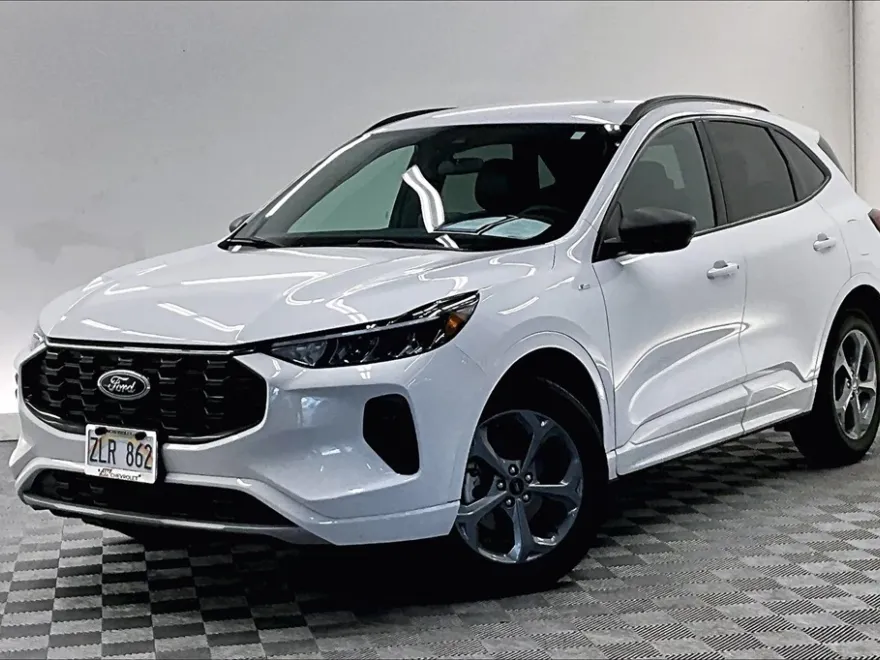 2023 Ford Escape ST-Line photo 1