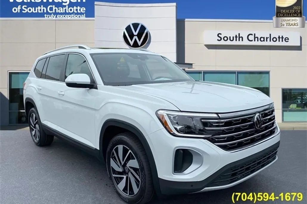 2025 Volkswagen Atlas SEL photo 1