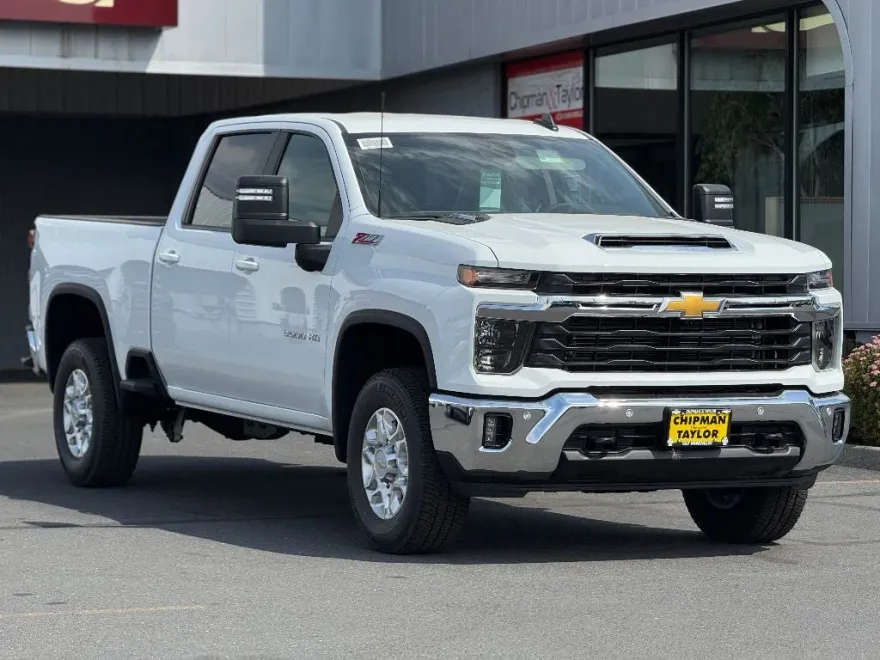 2025 Chevrolet Silverado 3500HD LT photo 1