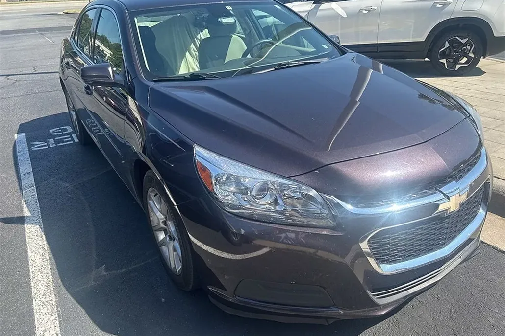 2015 Chevrolet Malibu 1LT photo 1