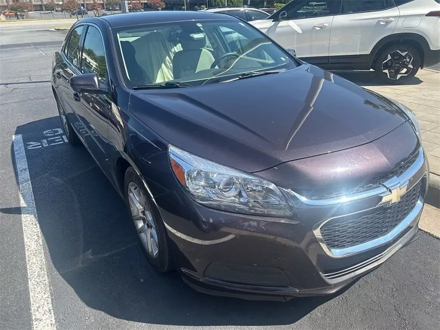 2015 Chevrolet Malibu 1LT photo 1