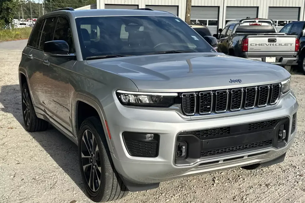 2022 Jeep Grand Cherokee Overland Sport photo 1