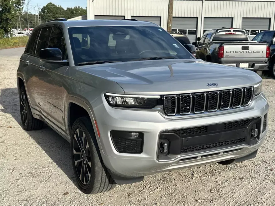 2022 Jeep Grand Cherokee Overland Sport photo 1
