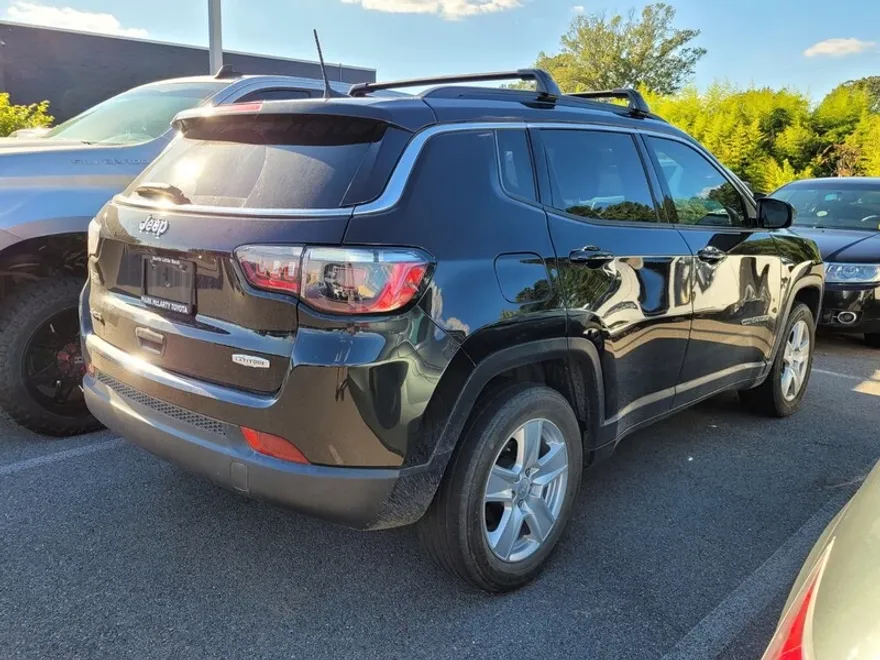 2022 Jeep Compass Latitude photo 1