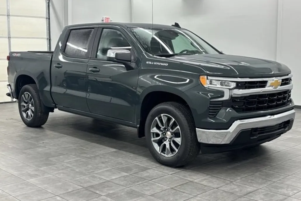 2026 Chevrolet Silverado 1500 LT photo 1