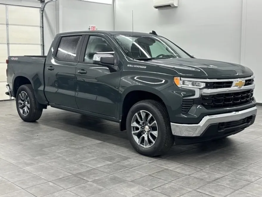2026 Chevrolet Silverado 1500 LT photo 1