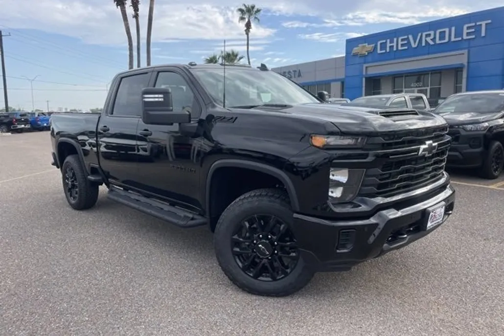 2026 Chevrolet Silverado 2500HD Custom photo 1