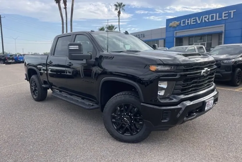 2026 Chevrolet Silverado 2500HD Custom photo 1