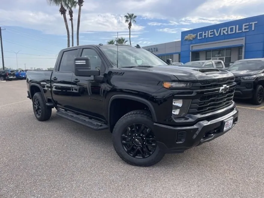 2026 Chevrolet Silverado 2500HD Custom photo 1