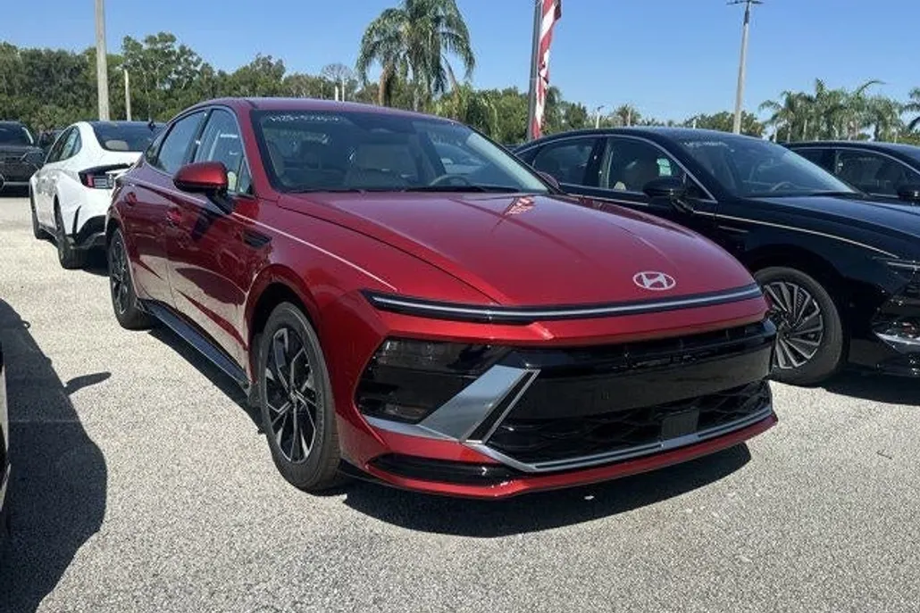 2025 Hyundai Sonata SEL photo 1