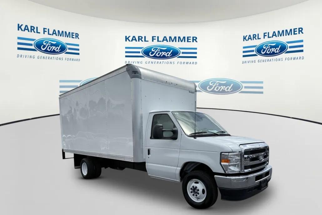2026 Ford E-450 photo 1