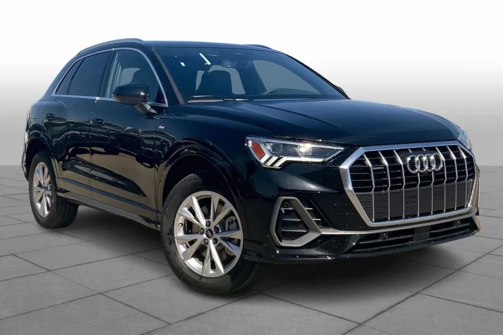 2025 Audi Q3 45 TFSI S line Premium Plus photo 1
