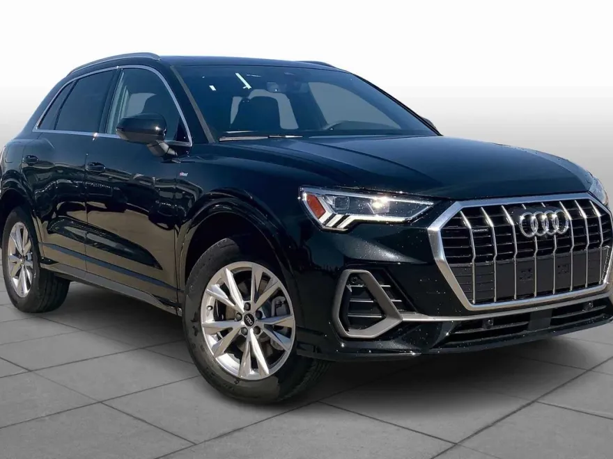 2025 Audi Q3 45 TFSI S line Premium Plus photo 1
