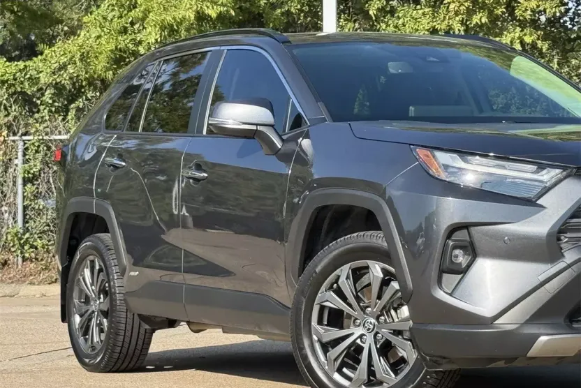 2024 Toyota RAV4 Hybrid Limited photo 1