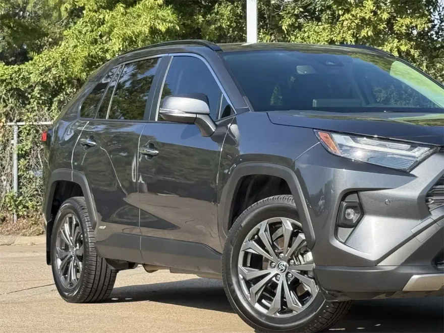 2024 Toyota RAV4 Hybrid Limited photo 1