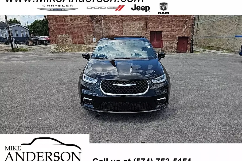 2026 Chrysler Pacifica photo 1