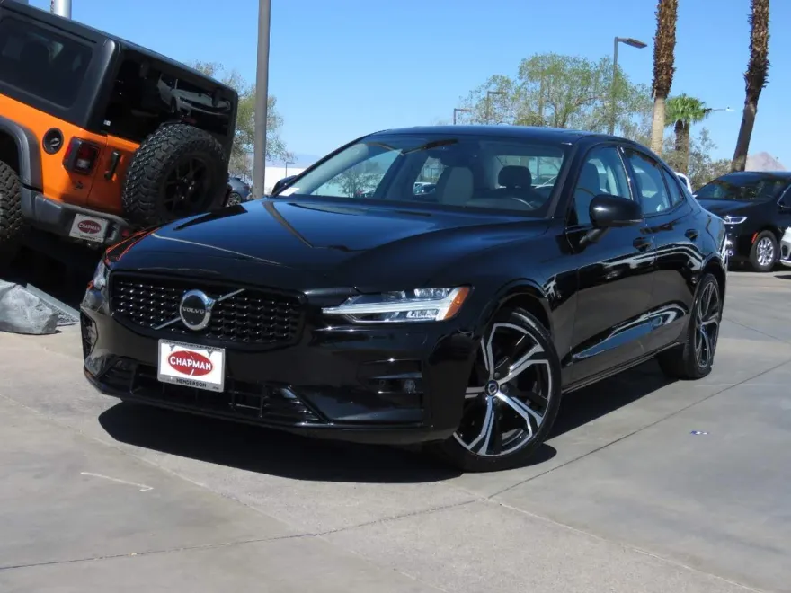 2024 Volvo S60 B5 Plus photo 1