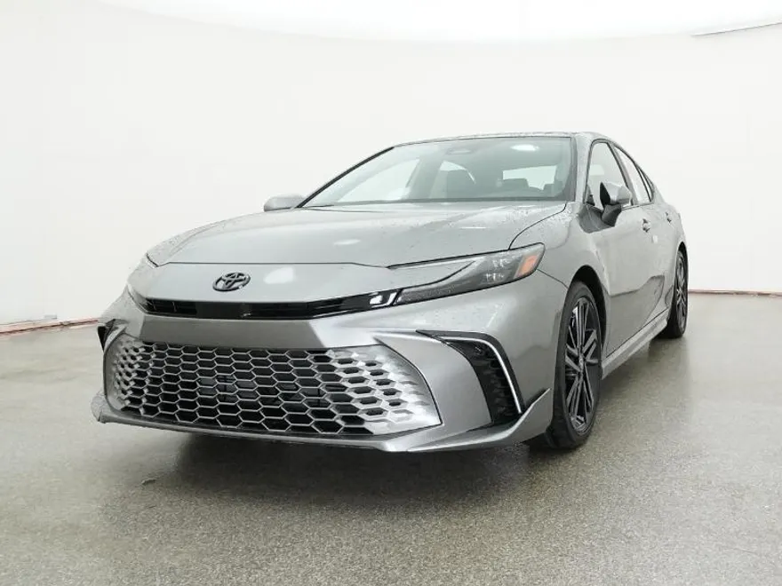 2025 Toyota Camry XSE photo 4