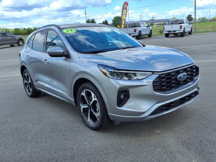 2023 Ford Escape ST-Line Select photo 1