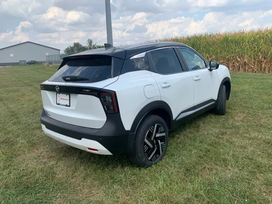 2026 Nissan Kicks SV photo 1