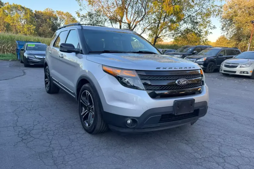2013 Ford Explorer Sport photo 1
