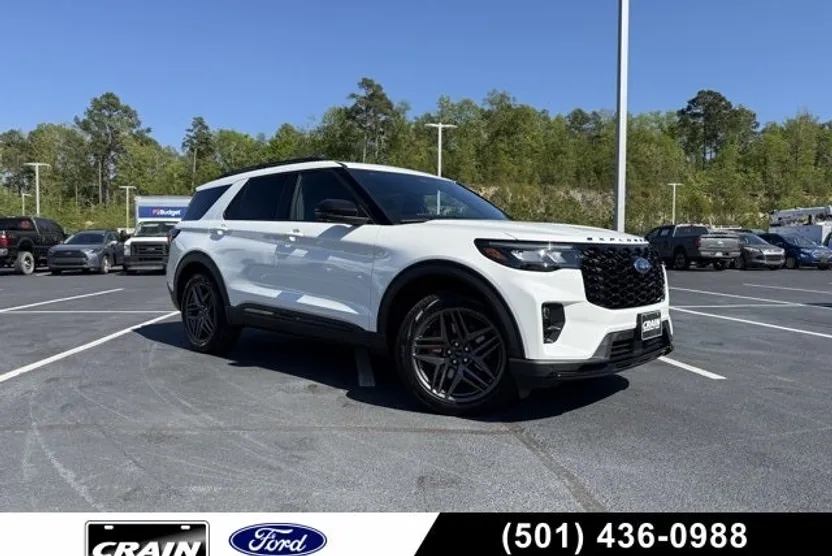 2025 Ford Explorer ST photo 1
