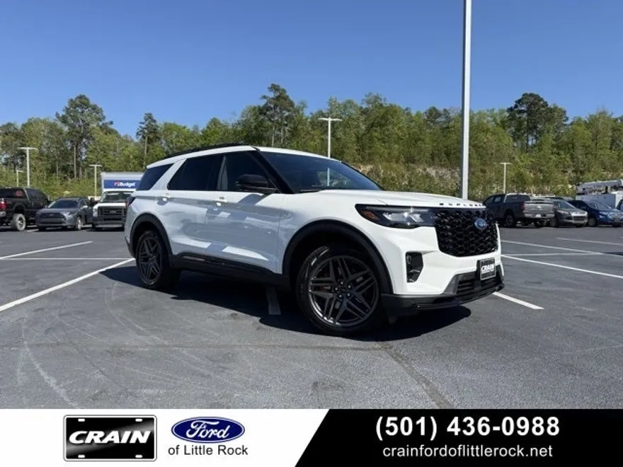 2025 Ford Explorer ST photo 1
