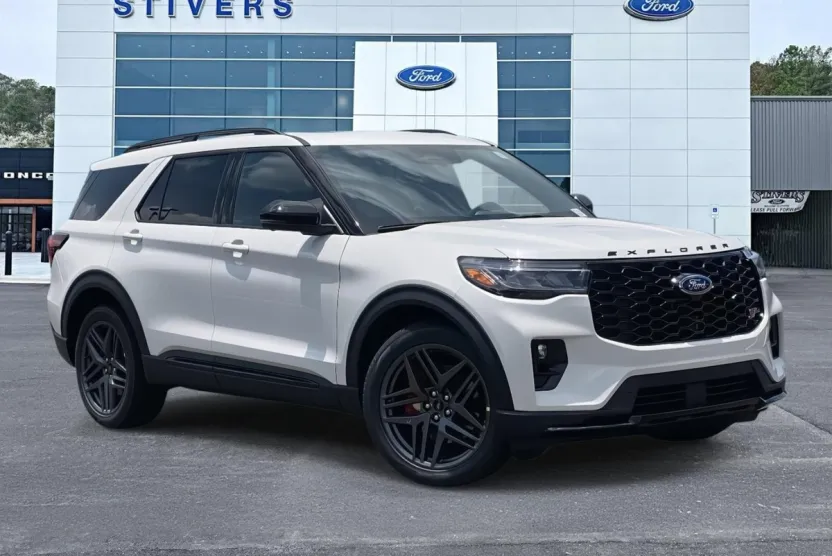 2025 Ford Explorer ST photo 1