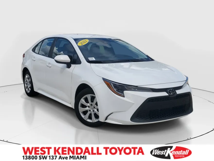 2022 Toyota Corolla LE photo 1