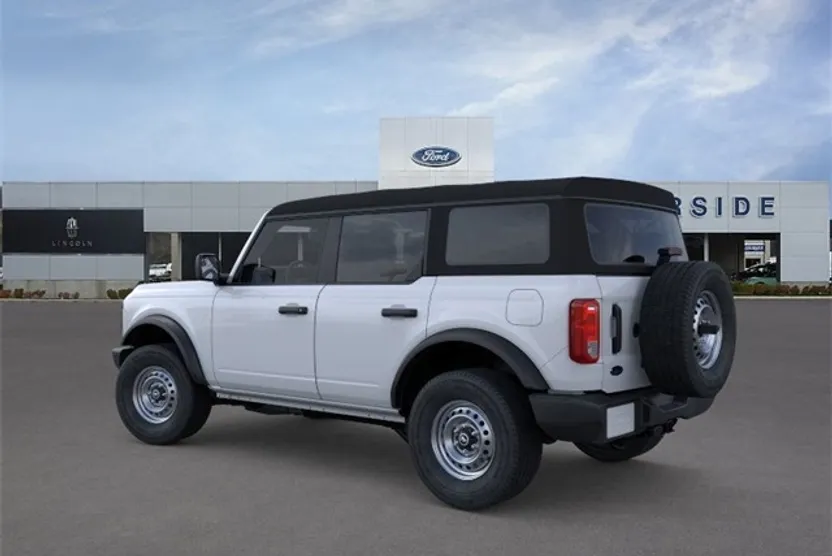 2025 Ford Bronco Base photo 1