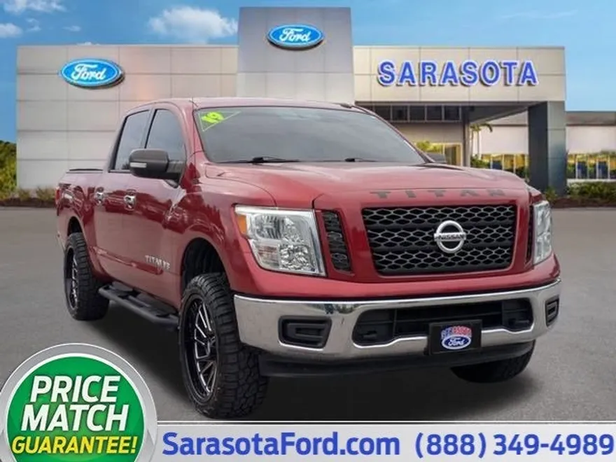 2019 Nissan Titan SV photo 1