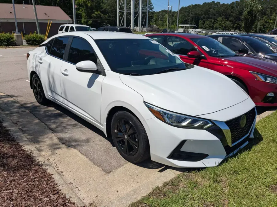 2020 Nissan Sentra SV photo 1