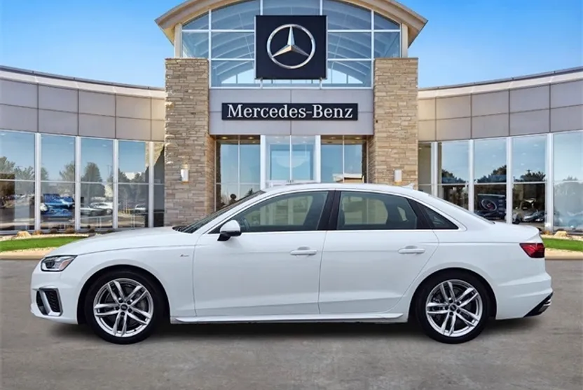 2023 Audi A4 45 S line Premium Plus Quattro photo 1