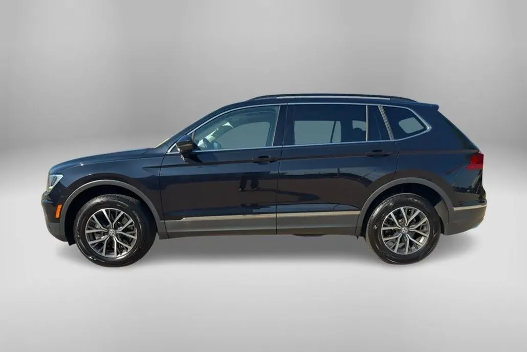 2020 Volkswagen Tiguan SE R-Line photo 1