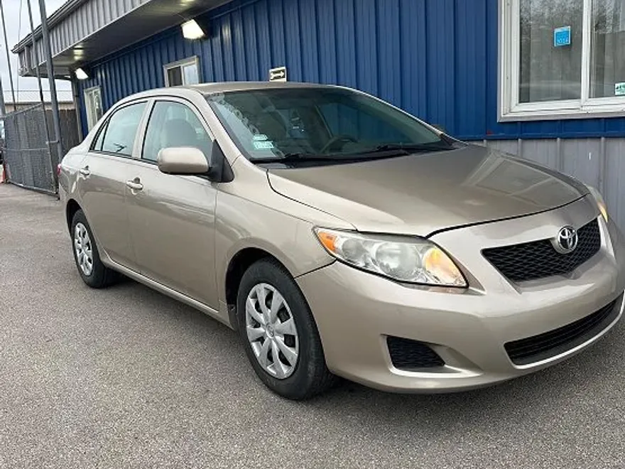 2010 Toyota Corolla LE photo 1