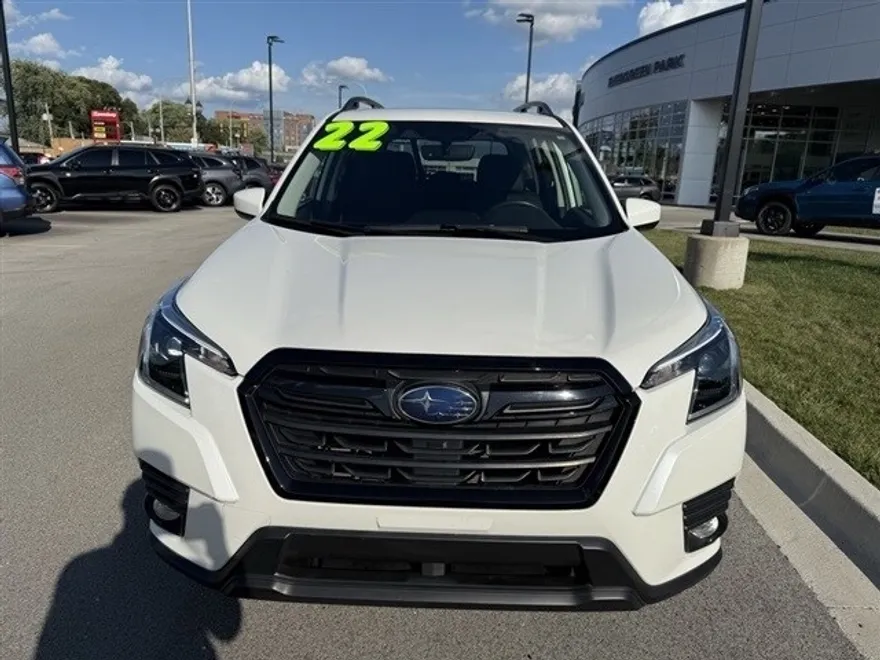 2022 Subaru Forester Premium photo 1