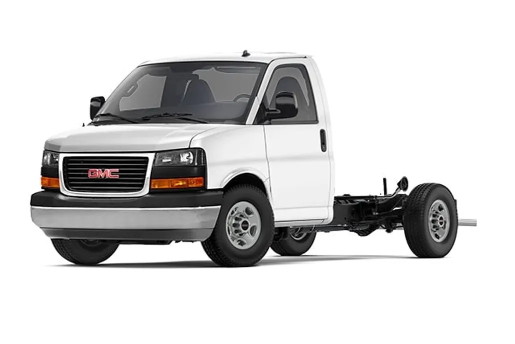 2025 Gmc Savana 3500 Cutaway photo 1