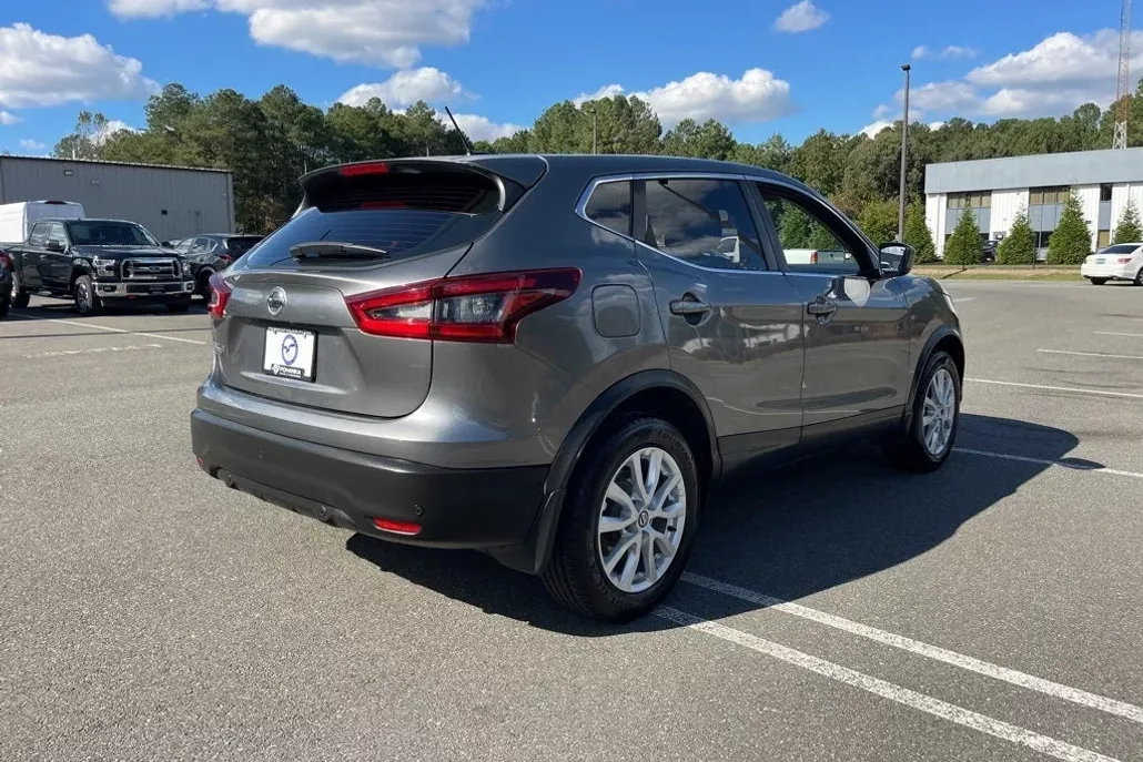 2020 Nissan Rogue Sport S photo 1