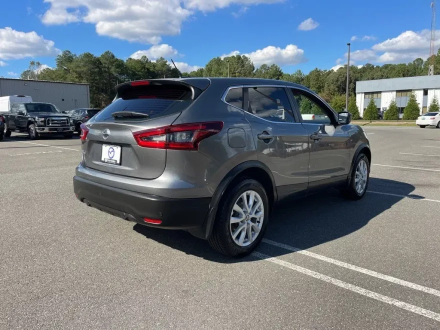 2020 Nissan Rogue Sport S photo 1