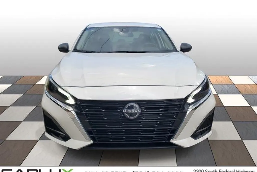 2024 Nissan Altima 2.5 SV photo 1