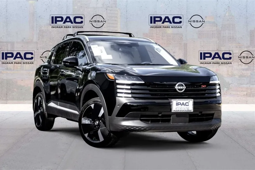 2025 Nissan Kicks SR photo 1